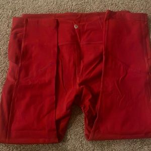 Red lululemon cropped pants